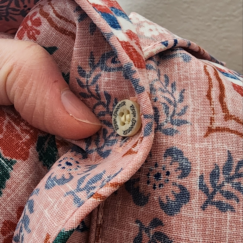 Reyn Spooner Pink and Gray Short Sleeve Button Down Shirt - Picture 5 of 10